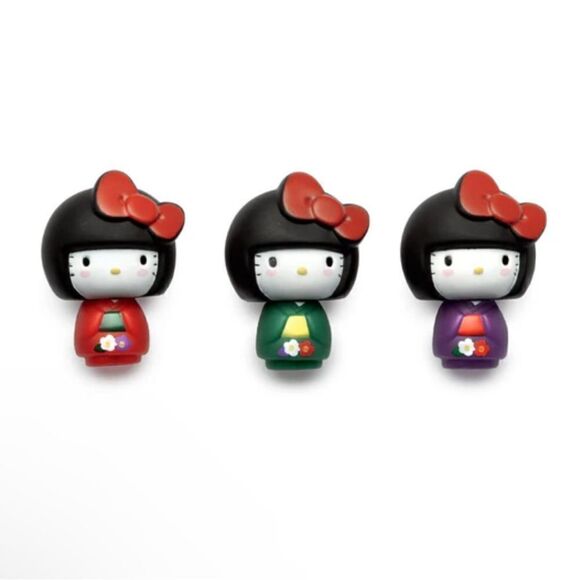 NWT Sanrio Hello Kitty Three Japanese Vinyl Figures in Kimonos Exclusive Limited - Picture 1 of 7